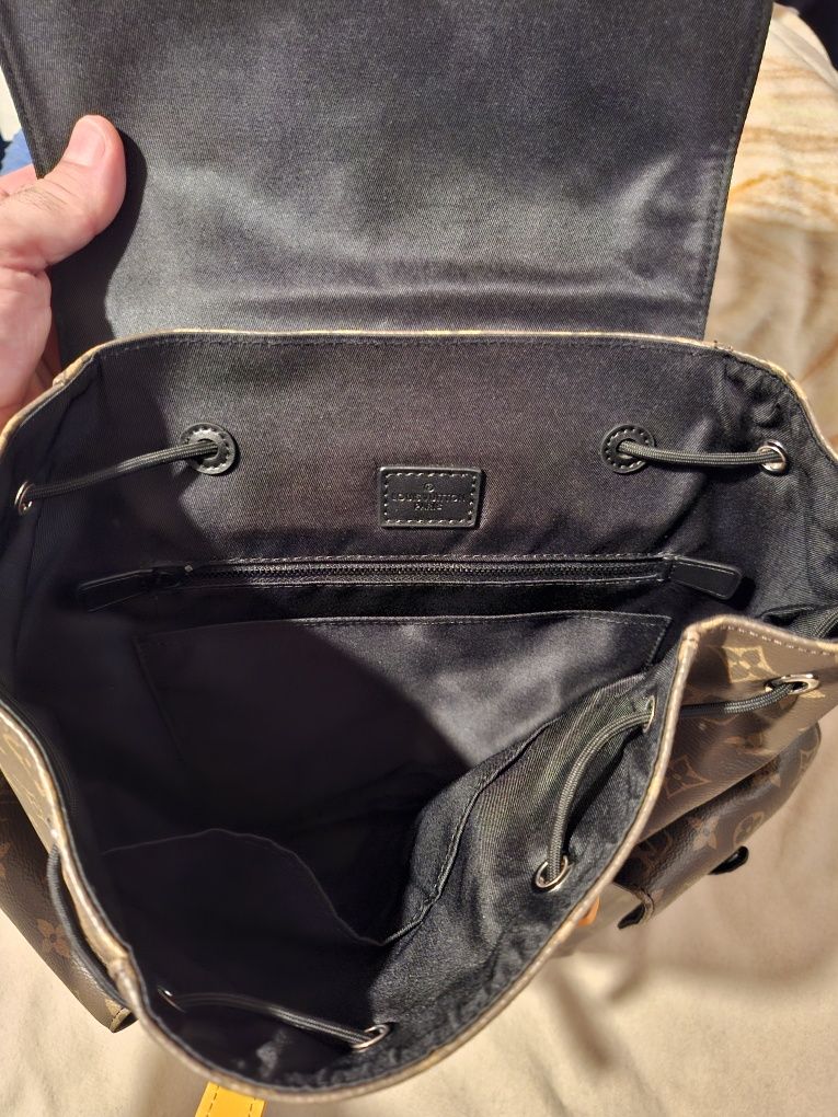 Mochila nova nunca usada