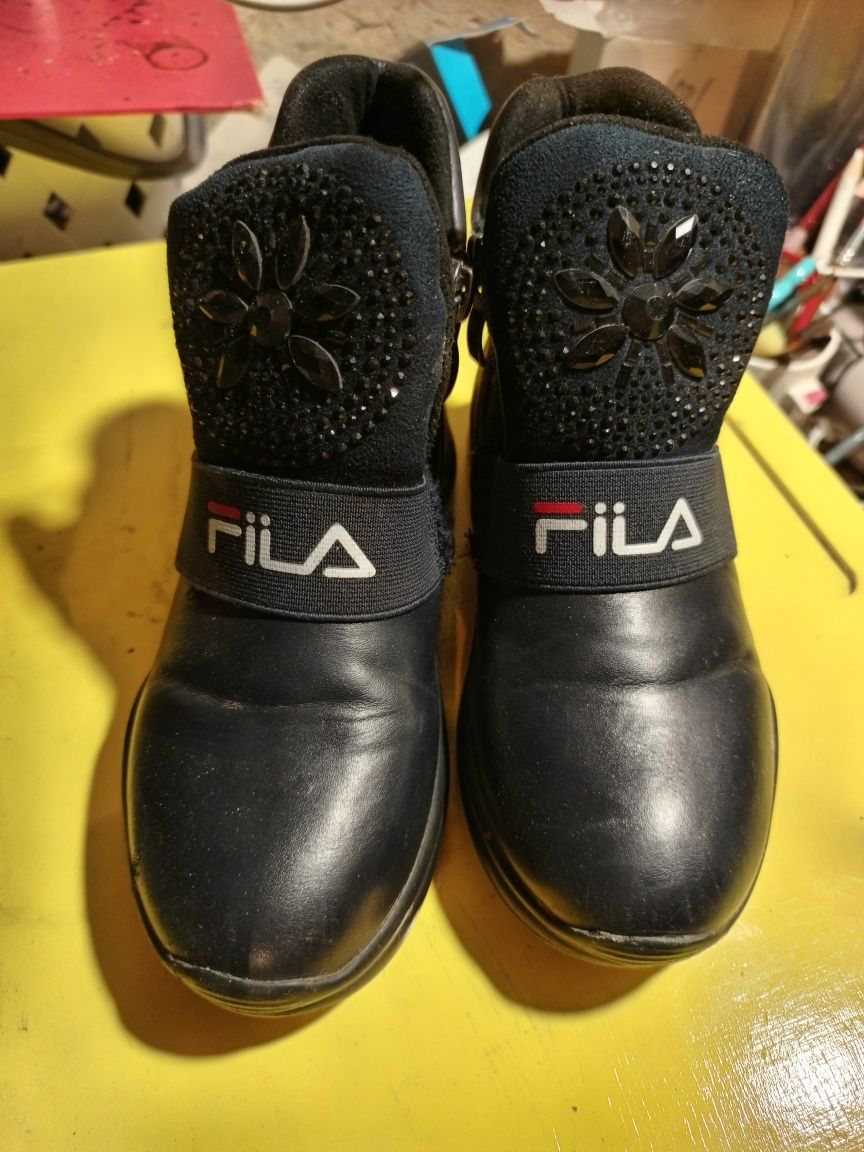 Осенние ботинки FILA