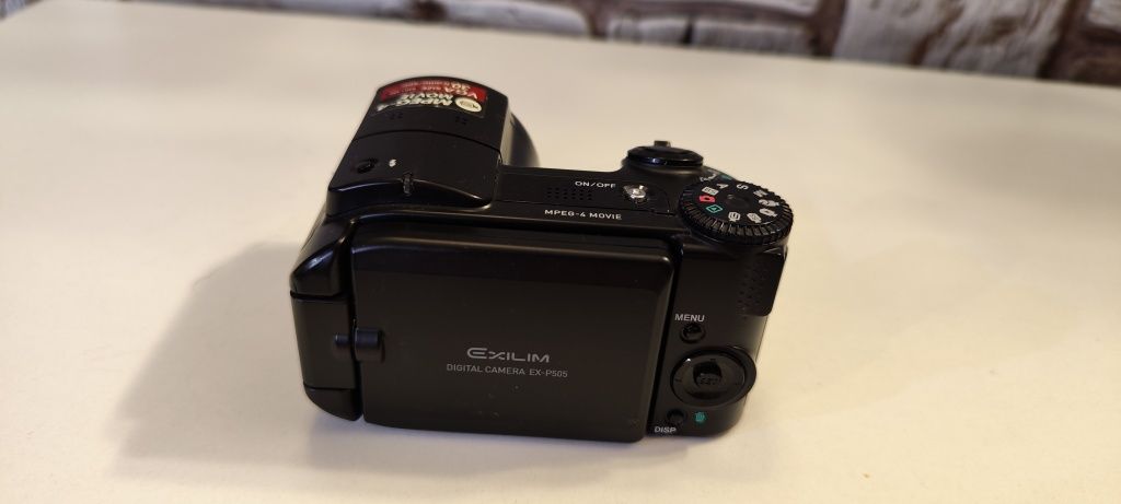 Aparat Casio Exilim EX-P505