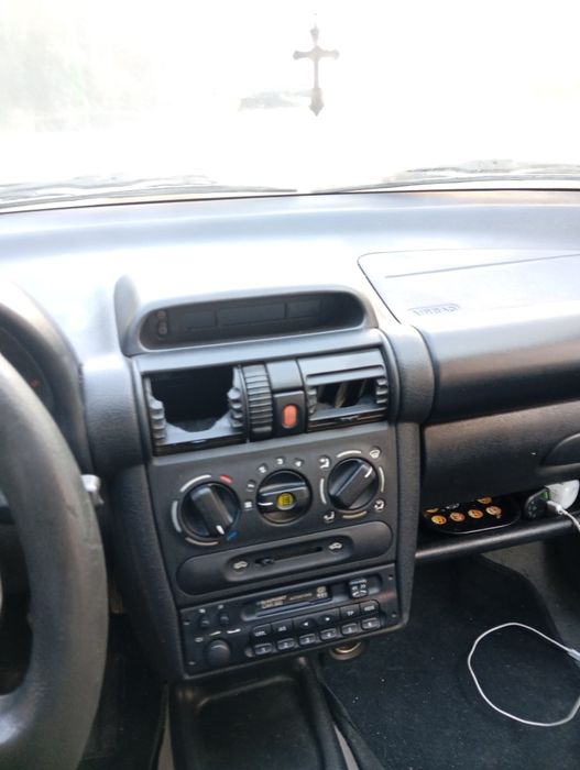 Opel corsa b ano 2000