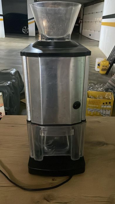 Vende-se material de restauração