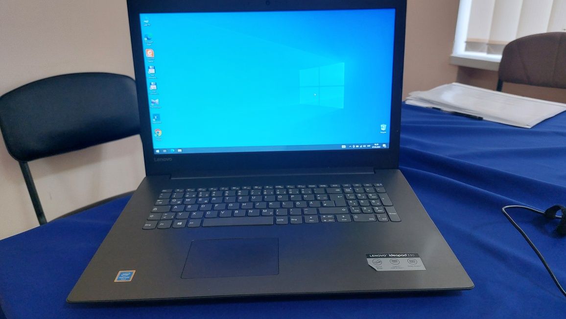 Lenovo ideapad 330 17"