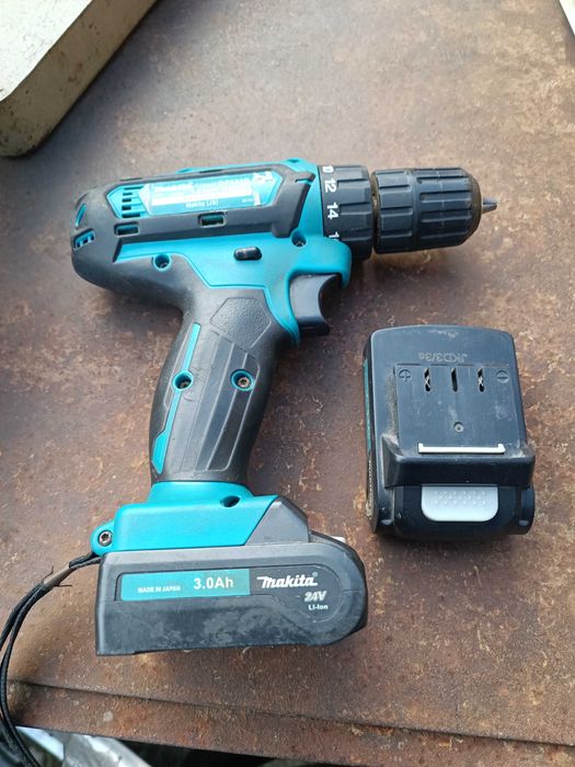 Шуруповерт Makita без зарядного пристрою