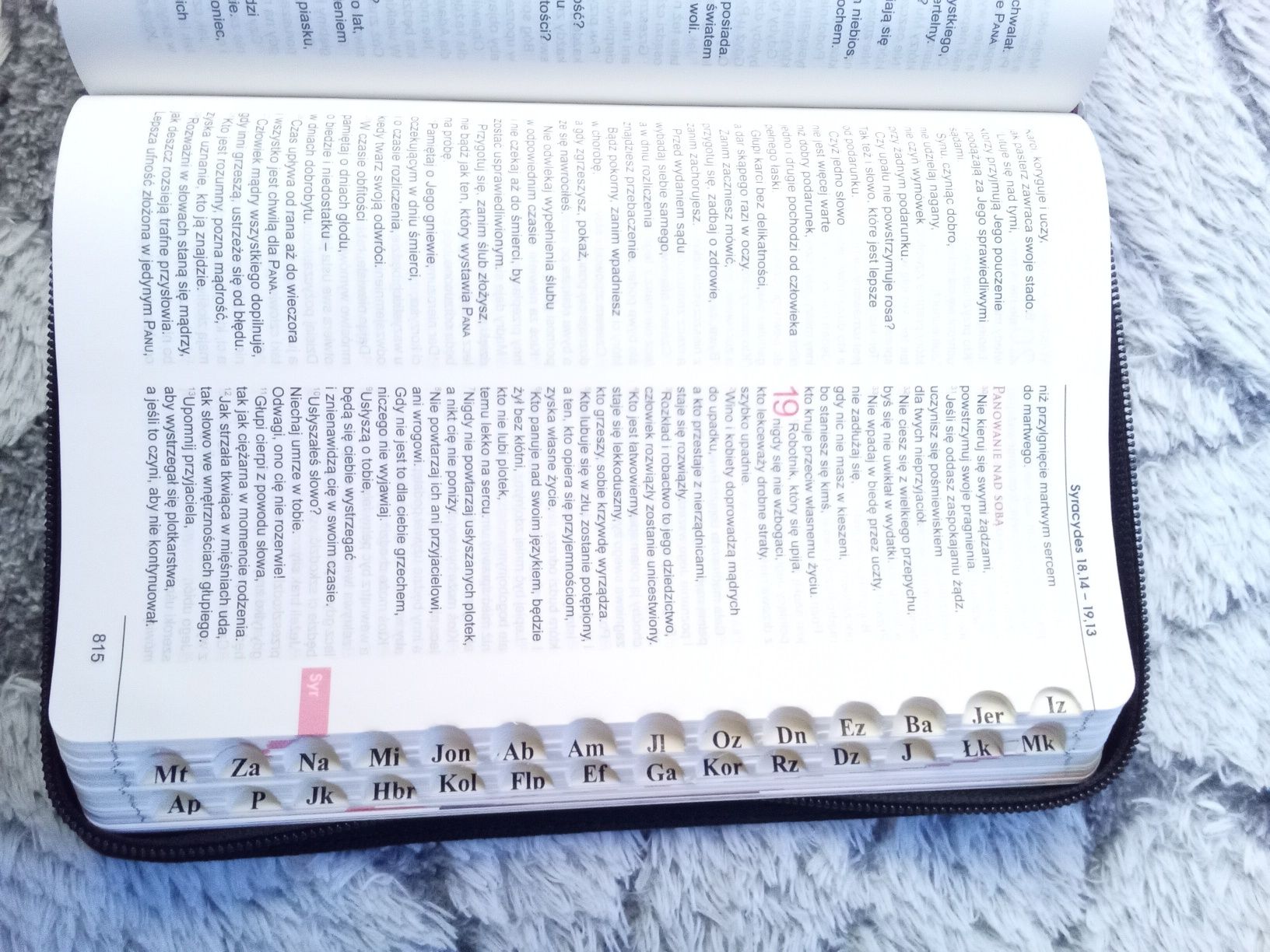 Biblia edycja św. Pawła ( biblia Paulistów) z kolorową wkładką