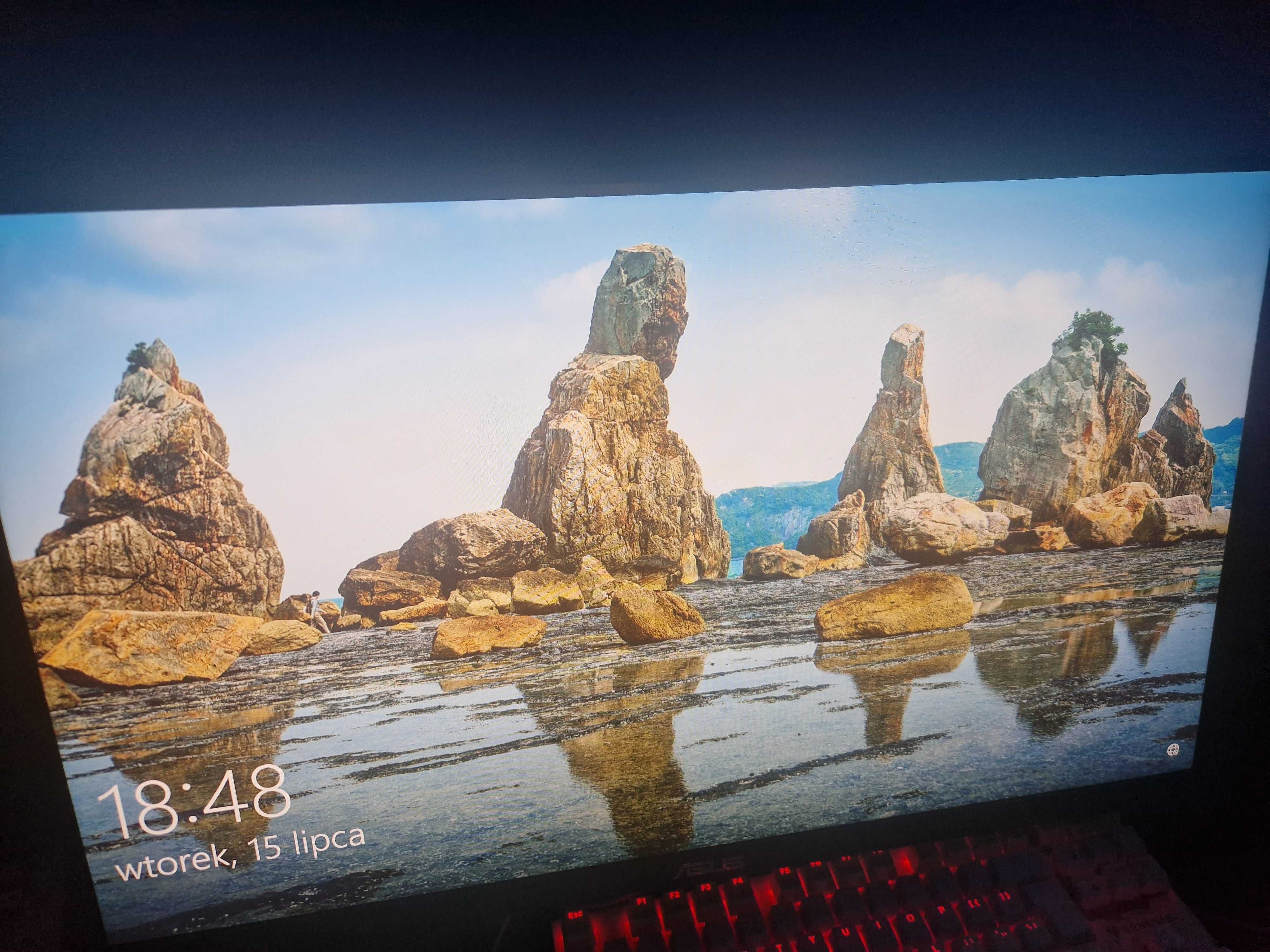 Komputer gamingowy +monitor