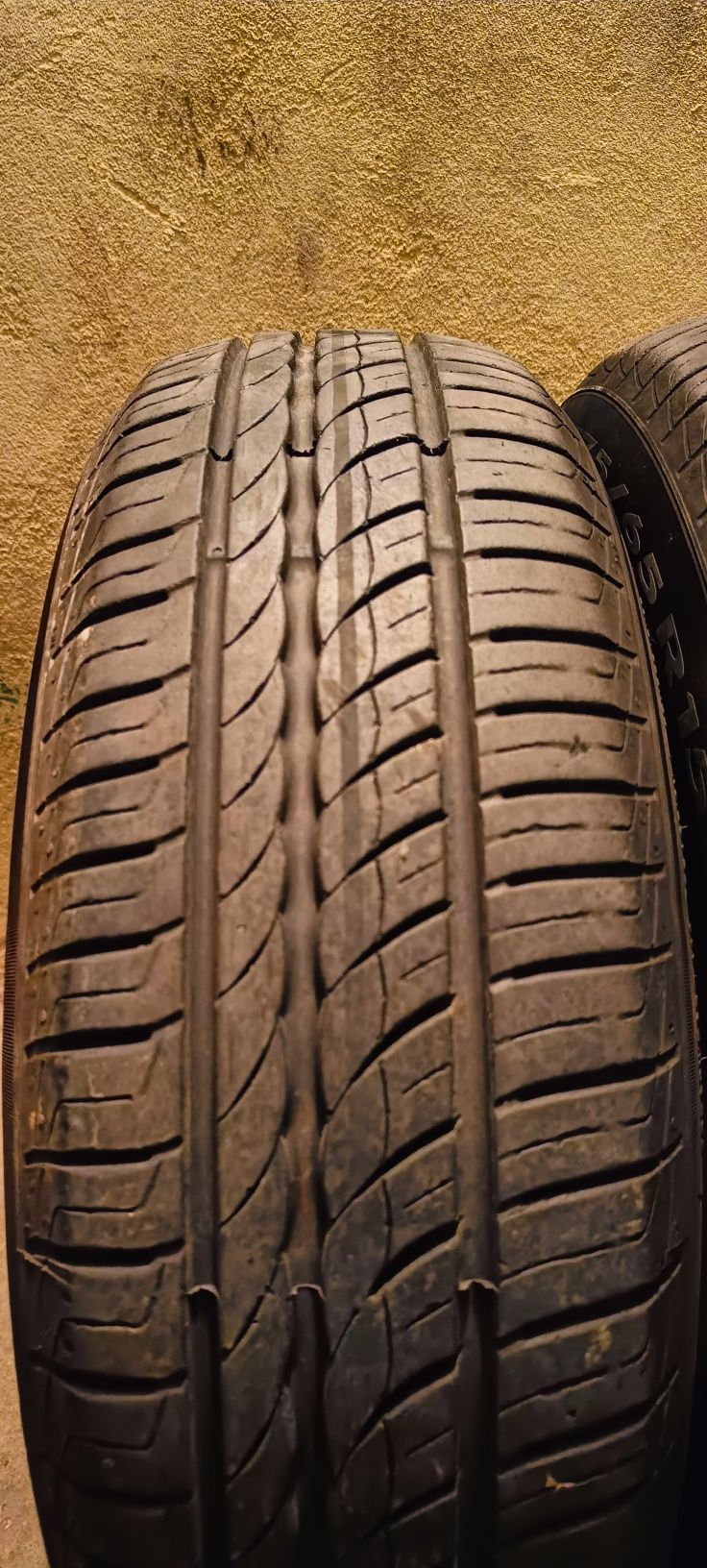 Opony Pirelli Cinturato P1 175/65 R15 jak nowe 2 sztuki