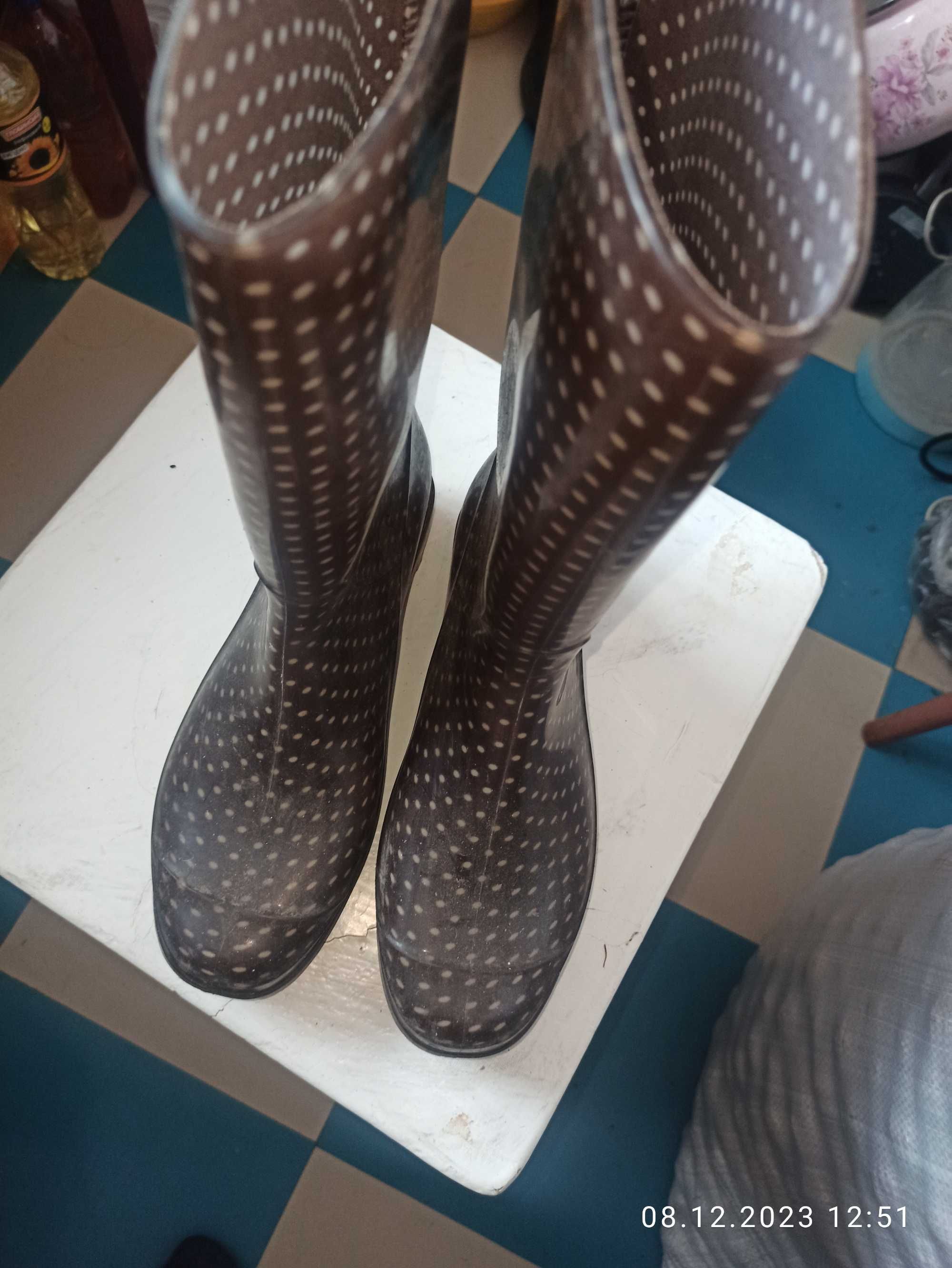 продам женские резиновые сапоги 10 пар