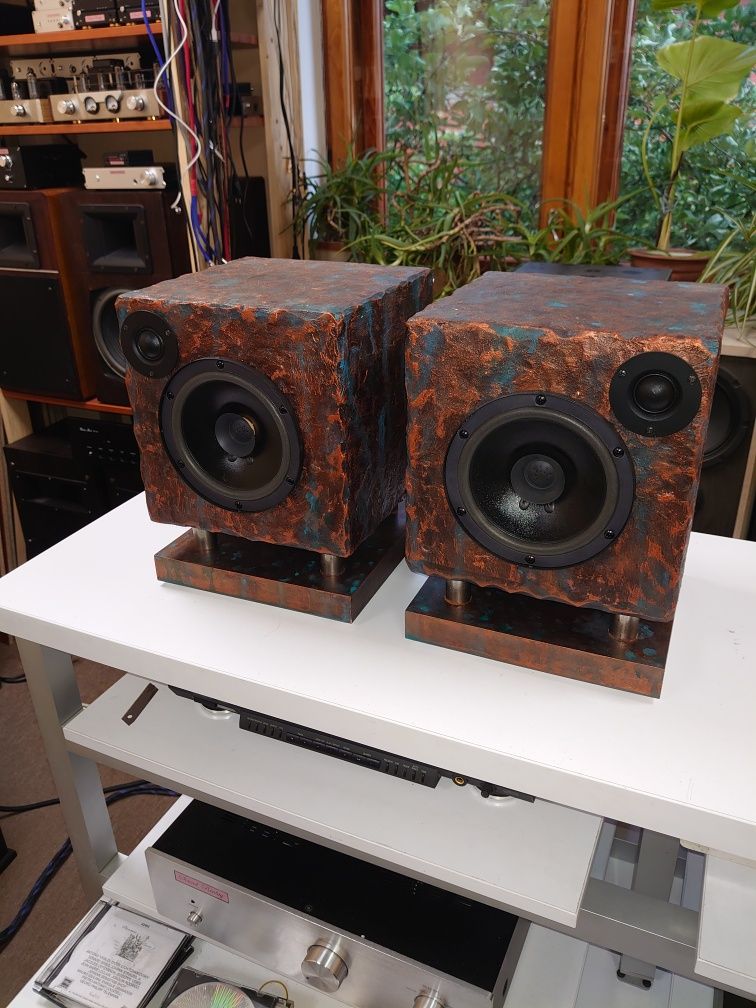 Двухполосные АС от Sound Reality ,с высоким разрешением
