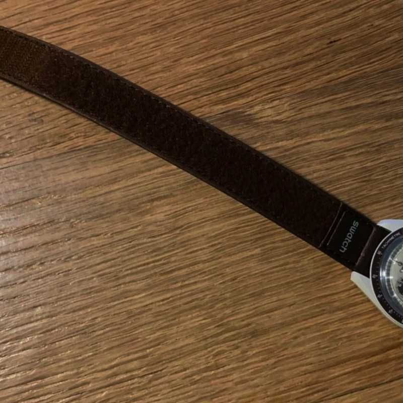 Omega x Swatch SO33T100 Saturn：Wymagany Styl Kosmiczny