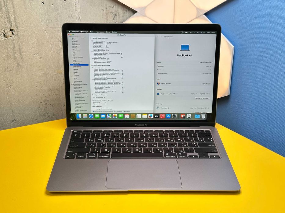 Ноутбук Apple MacBook Air 13" 8/256GB Gray (147985) Б/У З ГАРАНТІЄЮ