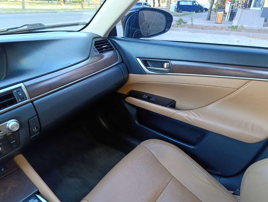 Lexus GS 350 2014 року 3.5 л. /бензин