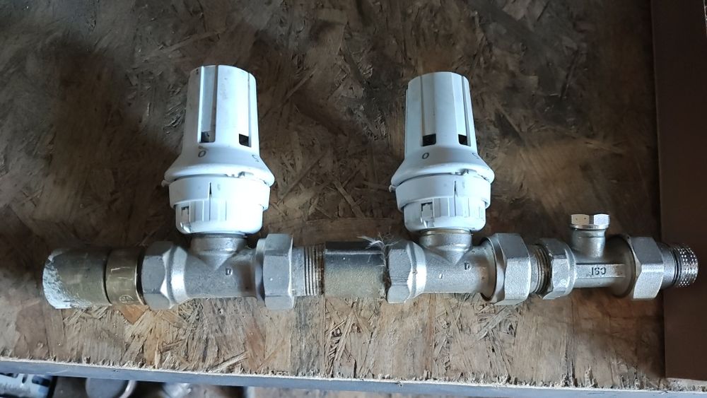 Zawór do grzejnika z głowicą termostatyczną rozmiar 3/4 wraz z przedłu