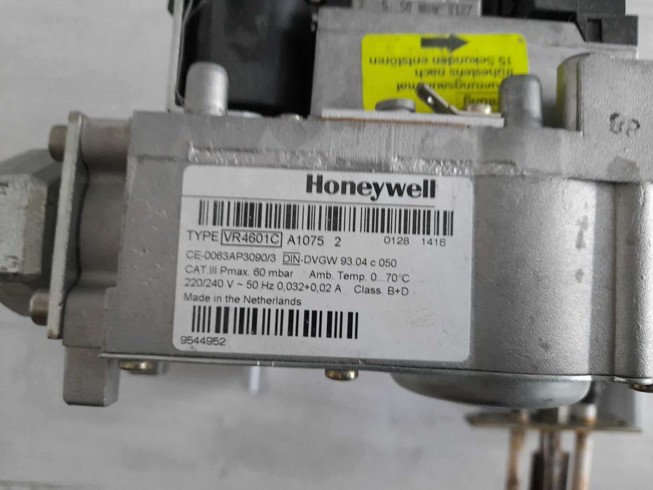 Zespół gazowy kotła Viessmann VR4601C