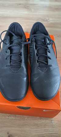 Turfy Nike, czarne rozmiar 41