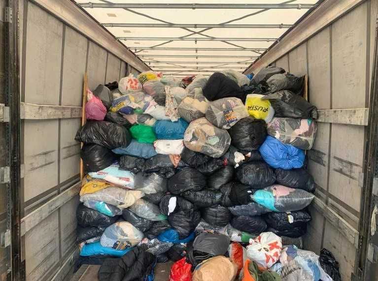 Odzież używana ze Szwecji – hurt! Tylko 2,50 zł/kg – wysoka jakość!