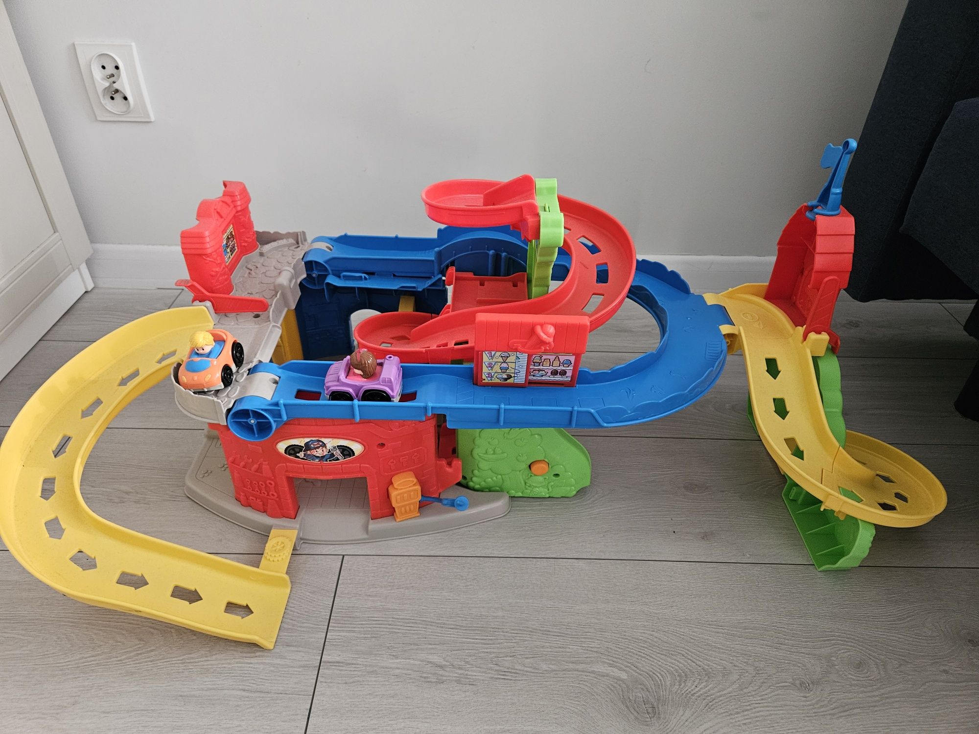 Zjezdzalnia Fisher Price