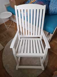 Fotel bujany biały drewniany