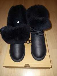 Продам зимние женские UGG