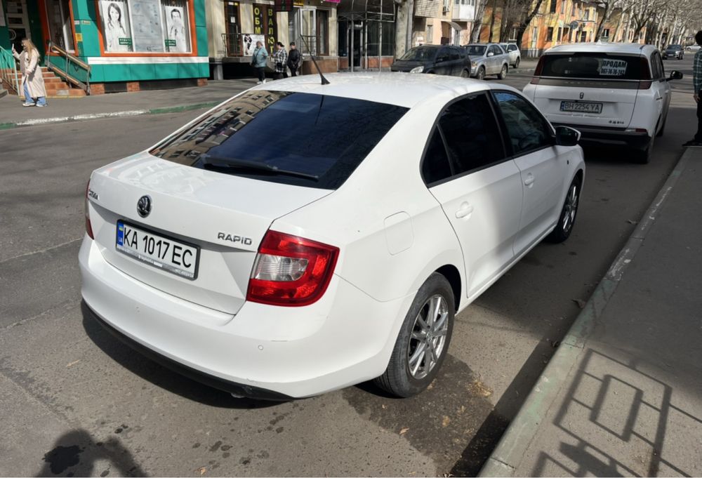Продам Skoda Rapid 1.6 дизель 2014 року