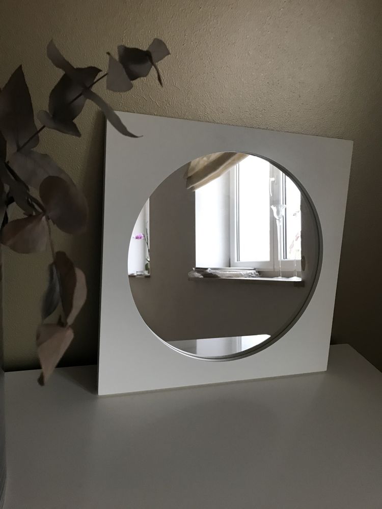 Lustro dekoracyjne XLBoom Loop Mirror białe do powieszenia