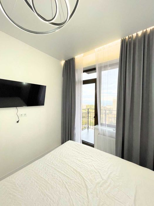 Панорама моря -Продажа 2-комнатной в ЖК Эллада-I с ремонтом и мебелью