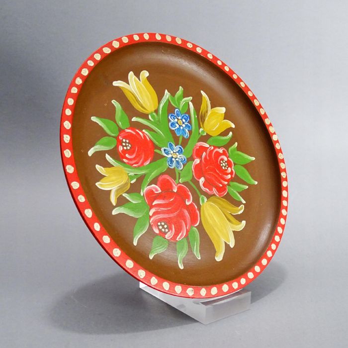 ręcznie malowany talerz drewniany w stylu etno