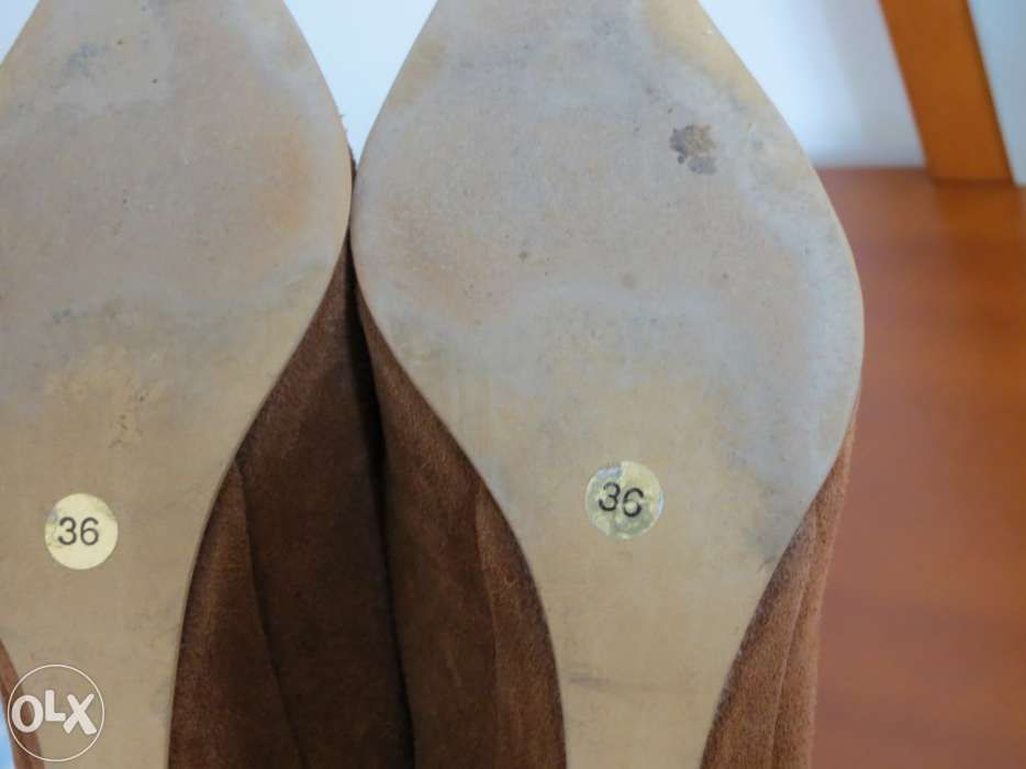 Sapatos cunha camurça castanho - 36