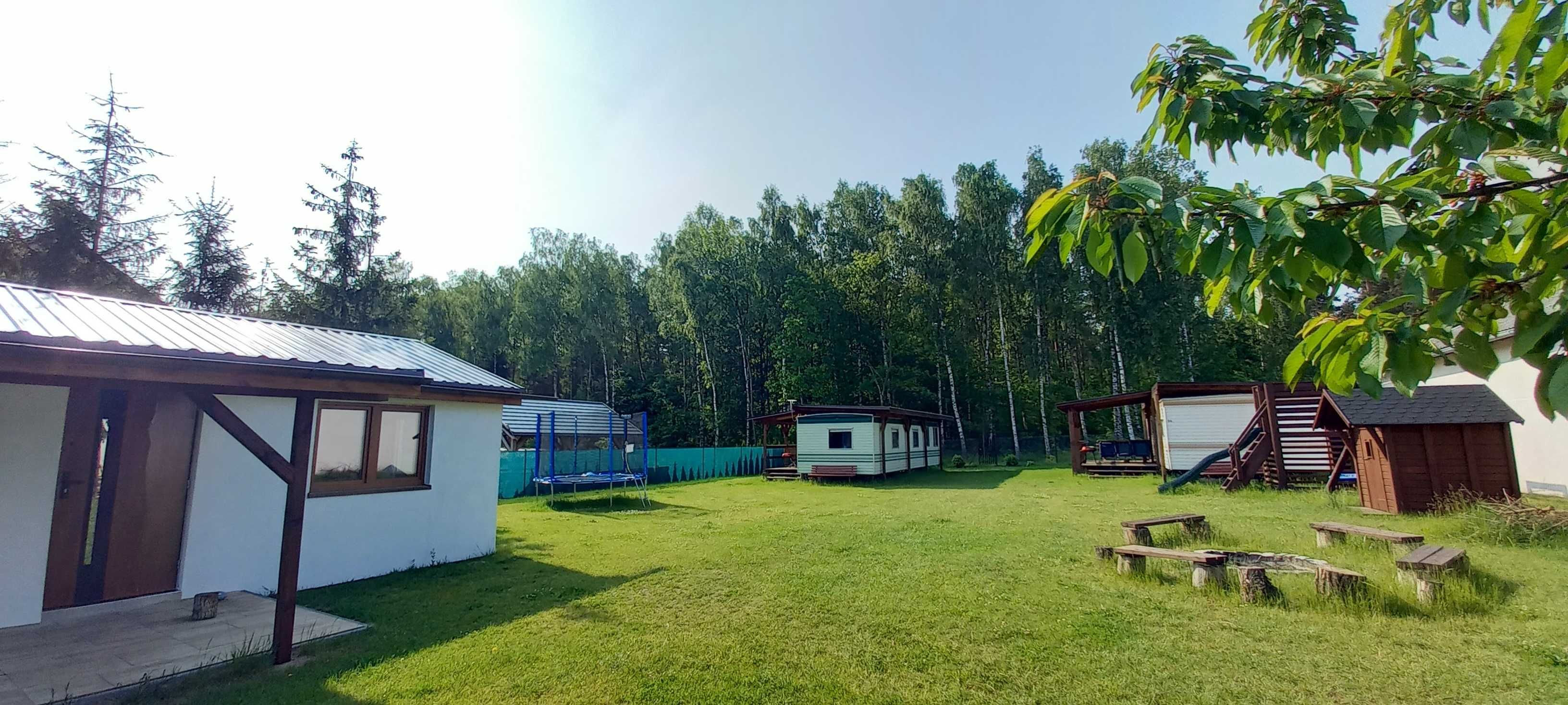 Wolne terminy wynajęcia domku 6-osobowego nad jeziorem od ręki