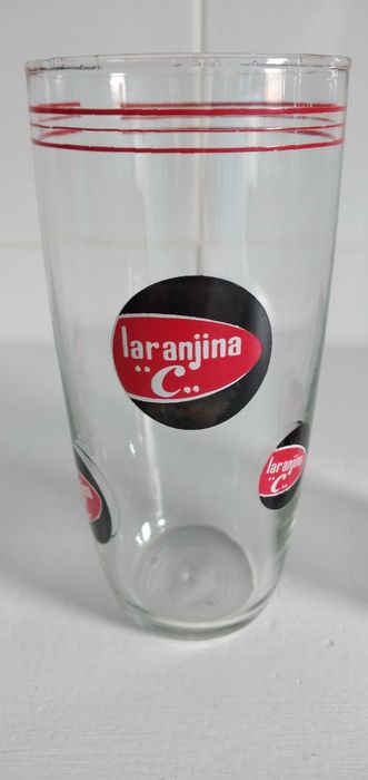 Copos de vidro laranjina