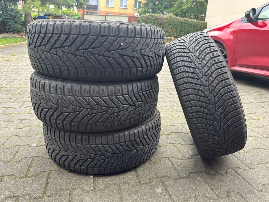 Opony zimowe Yokohama
BluEarth Winter V905 225/45 R19 96 V XL