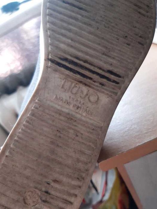 Buty wiązane na platformie r.38 srebrne, siwe z brokatem