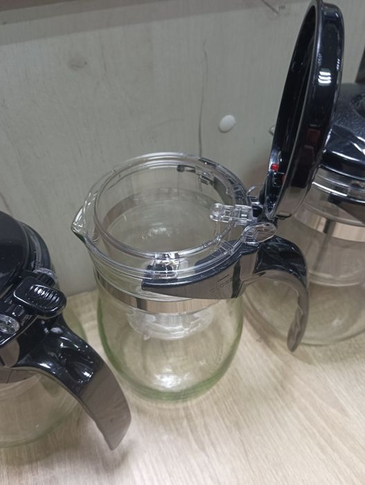 Гунфу тіпод заварник з системою зливу кнопочний скляний типот типод