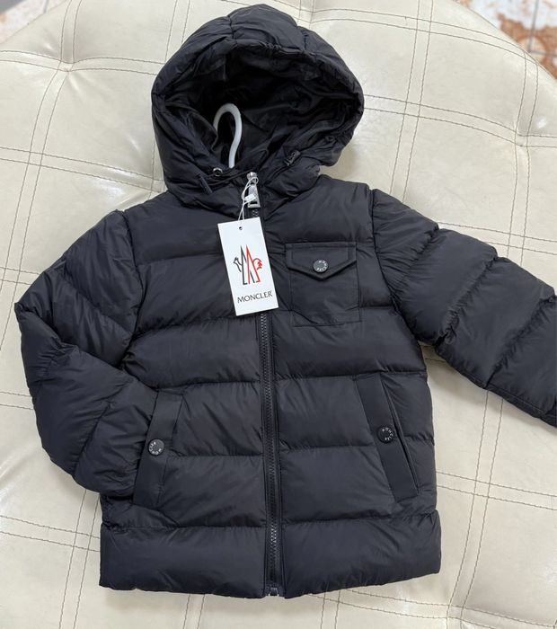 Дитячі курточки MONCLER та BURBERRY