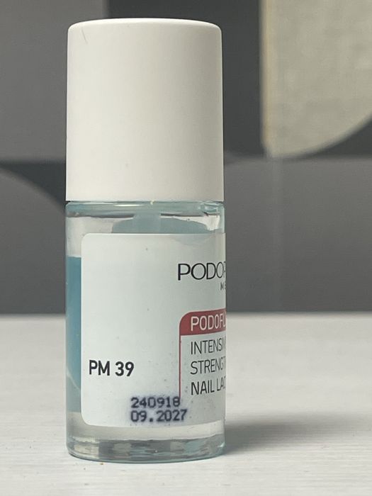 Зміцнювальний лак Podopharm