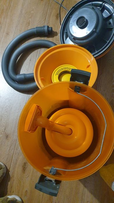 Продам бытовой пылесос.