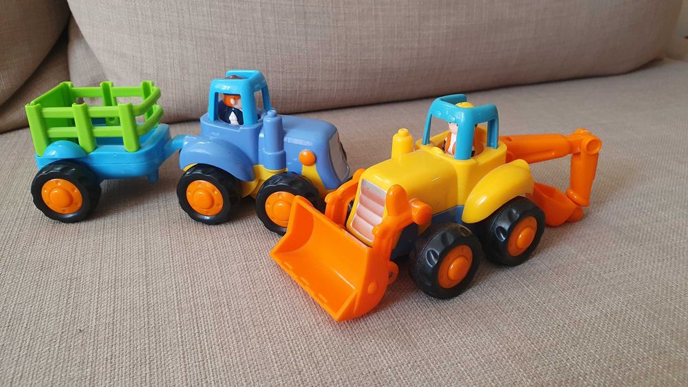 Zestaw Mola - koparka plus traktor z przyczepką