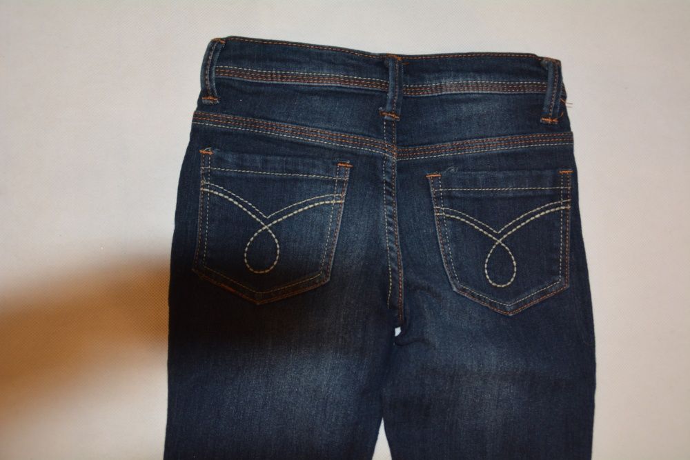 spodnie jeans roz 134 wiek 8-9lat NOWE