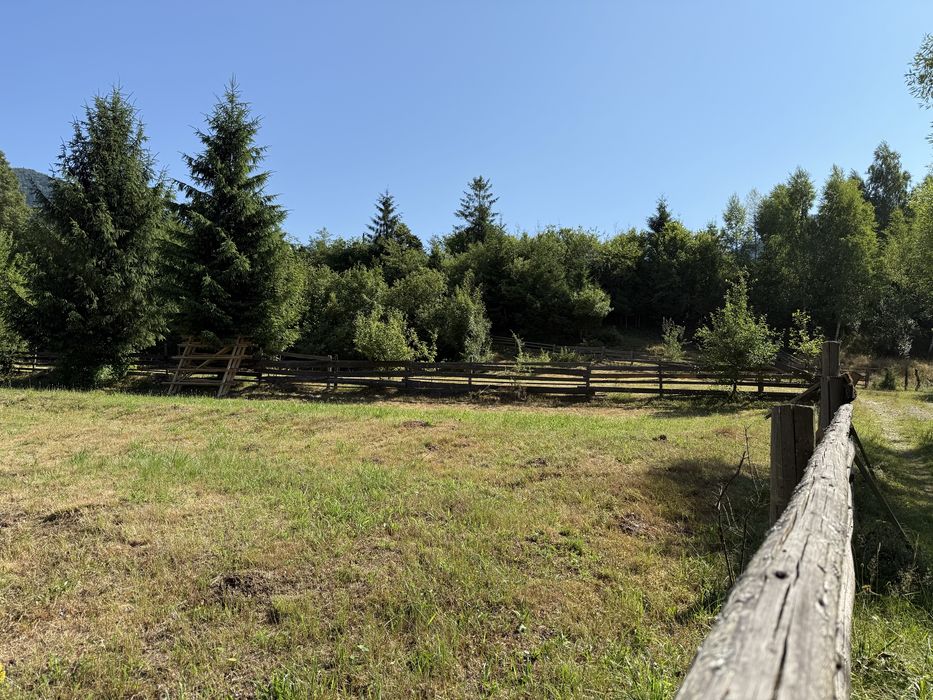 Продається 10 сотих у горах в курортному селі