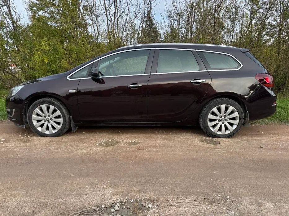 Opel Astra Opel Astra J 2013, 203 tys. km. 1.6 fabryczne LPG, hak, zadbany