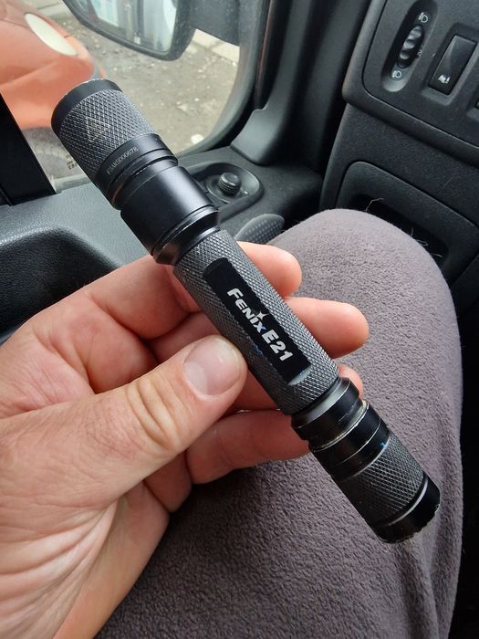 Тактичний ліхтарик Fenix E21