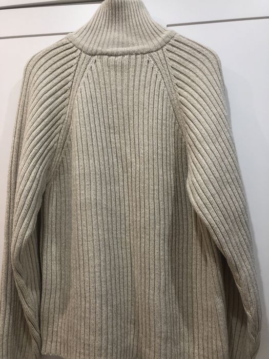 Продам нарядний і стильний светр