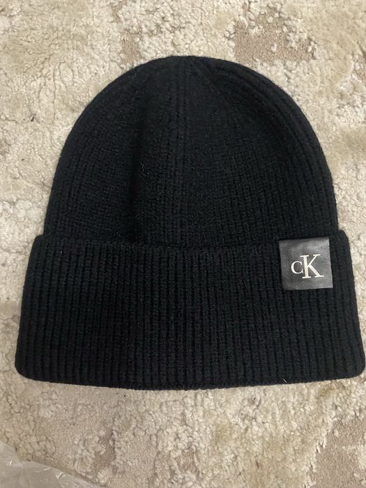 Шапка відомого бренду Ck