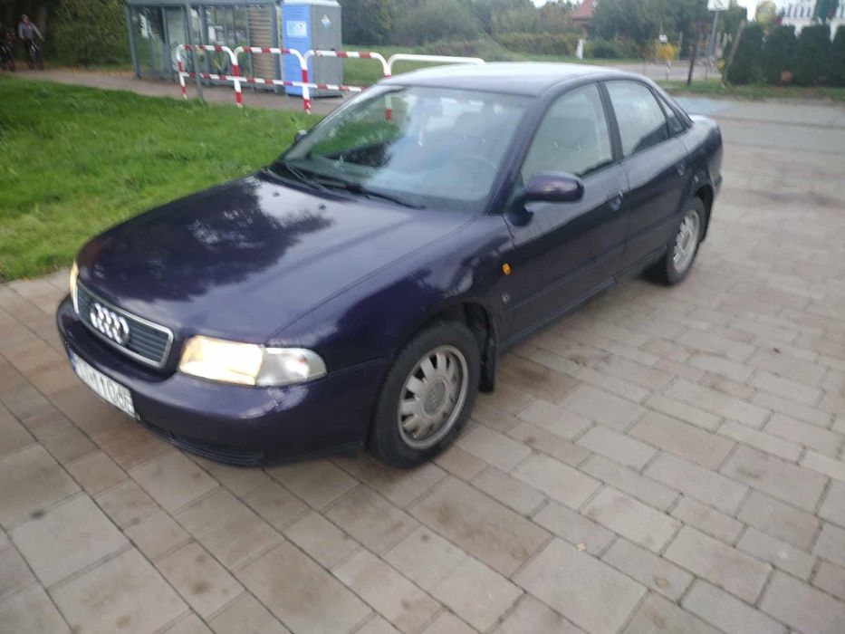 Audi a4 1.6 benzyna