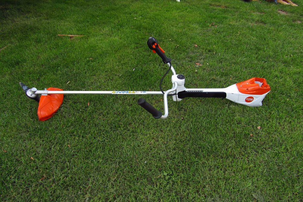 Podkaszarka akumulatorowa Stihl Fsa 200  super stan