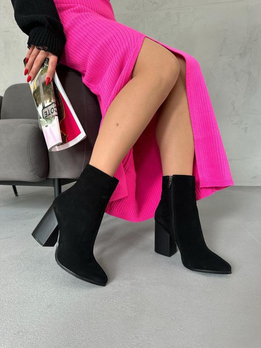 Продам осінні ботильйони із замші на каблуку