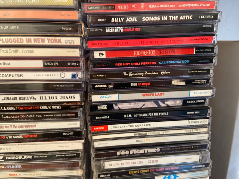 Coleção de c. 100 CDs