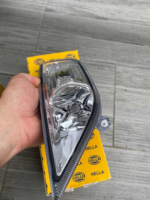 Ford Mondeo lewy -  halogen Hella nowy 1NE 010.571-011
