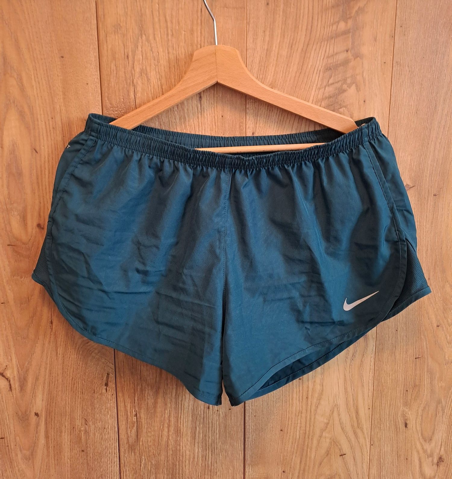 Damskie krótkie szorty spodenki sportowe running Nike dri-fit r.L