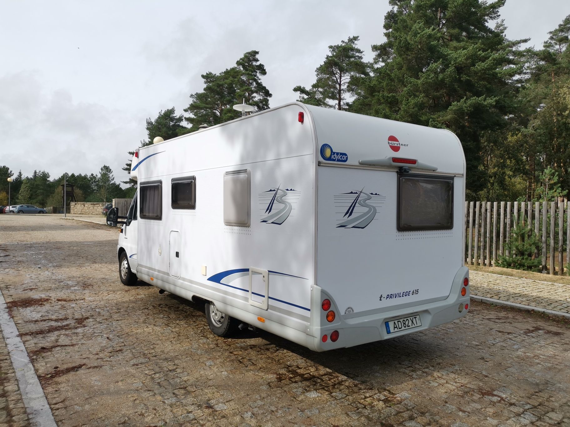Autocaravana BURSTNER muito estimada