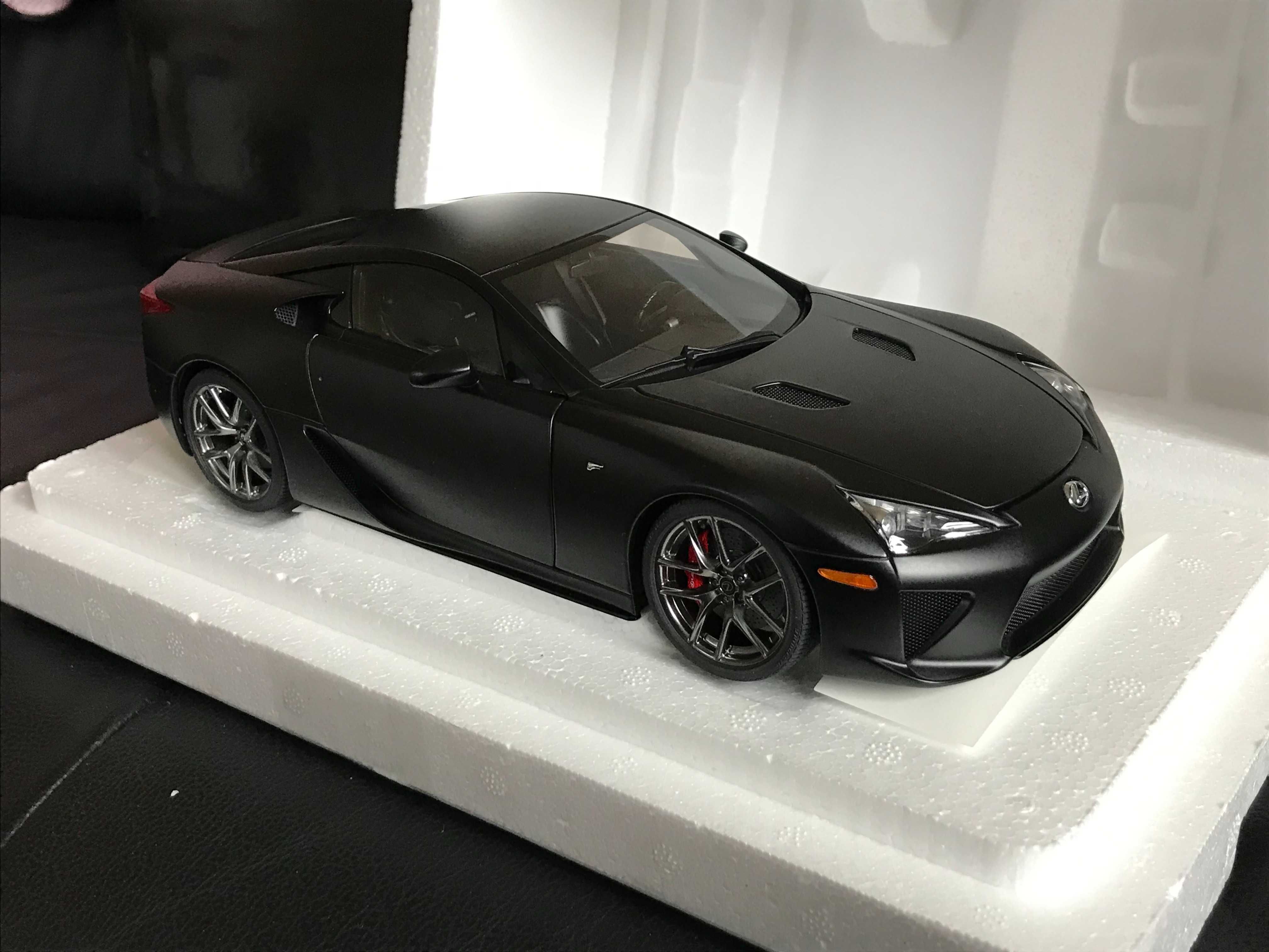 Autoart 1:18 model Lexus LFA nowy